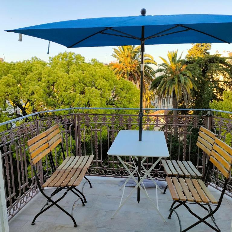 3 rooms, 2 bathrooms, in a villa. Lightfull, quiet and charm - Appartement 3 Chambres - 1