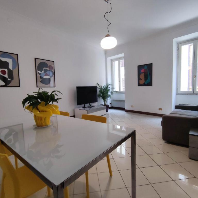 Rasella al 36 - Appartamento con 2 Camere da Letto - 3