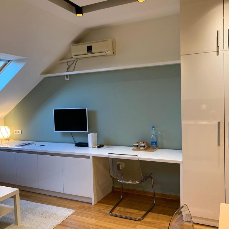 Dali Apartments - Studio with Sofa Bed - 4