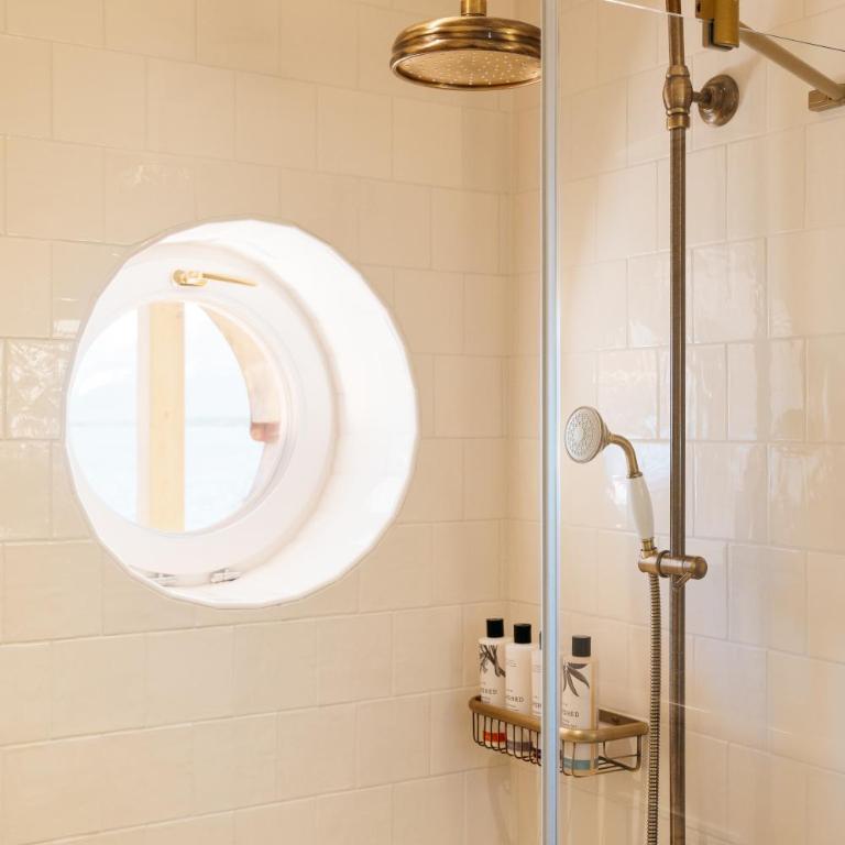 Villa Alma - a lakeside Boutique Hotel - Deluxe Doppelzimmer - 9