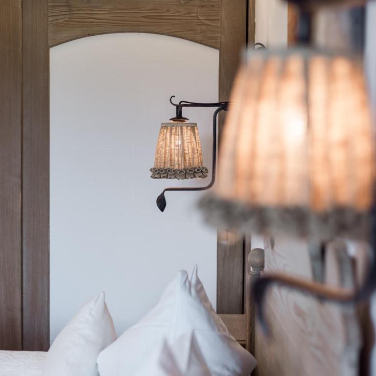 Mittelburg Wellnesshotel - Doppelzimmer mit Bergblick - 2