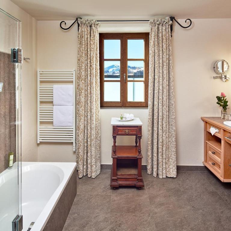 Hotel Schloss Mittersill - Suite mit Kingsize-Bett und Balkon - 3