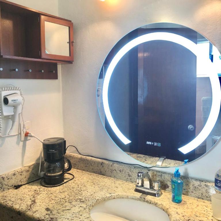 Casa Mi Tesoro Vacation Rooms - Deluxe Double Room with Shower - 4