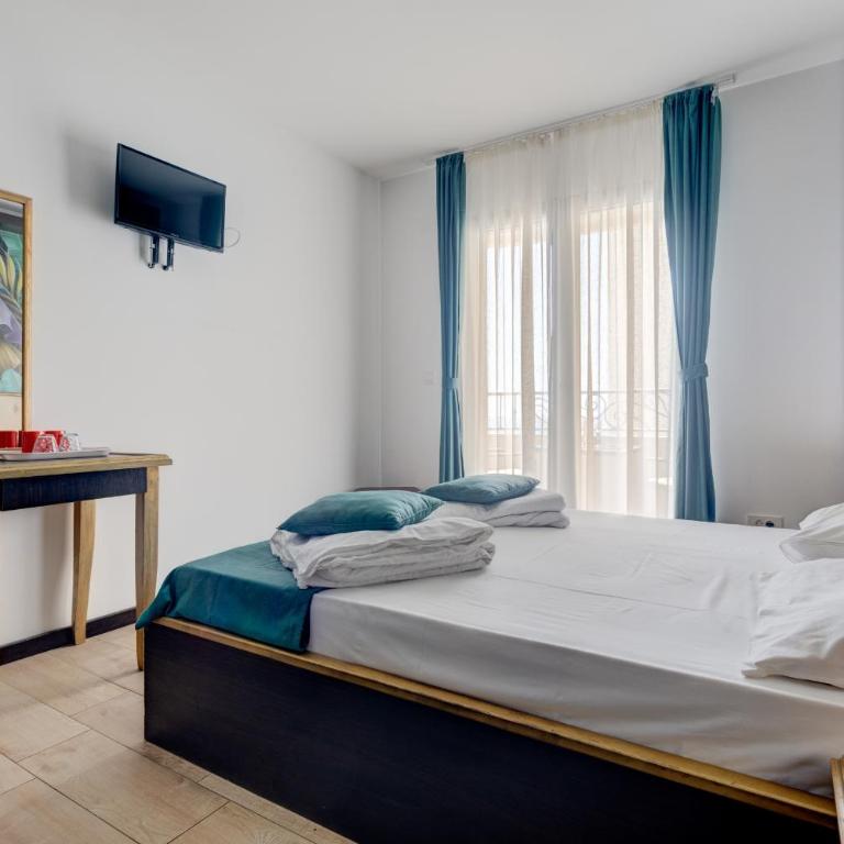 Porta Volta Residence - Dvokrevetna Soba sa Bračnim Krevetom sa Balkonom i Pogledom na More - 3