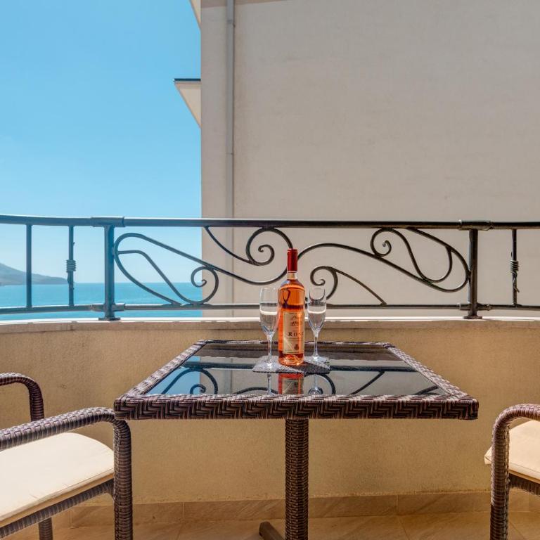 Porta Volta Residence - Dvokrevetna Soba sa Bračnim Krevetom sa Balkonom i Pogledom na More - 2