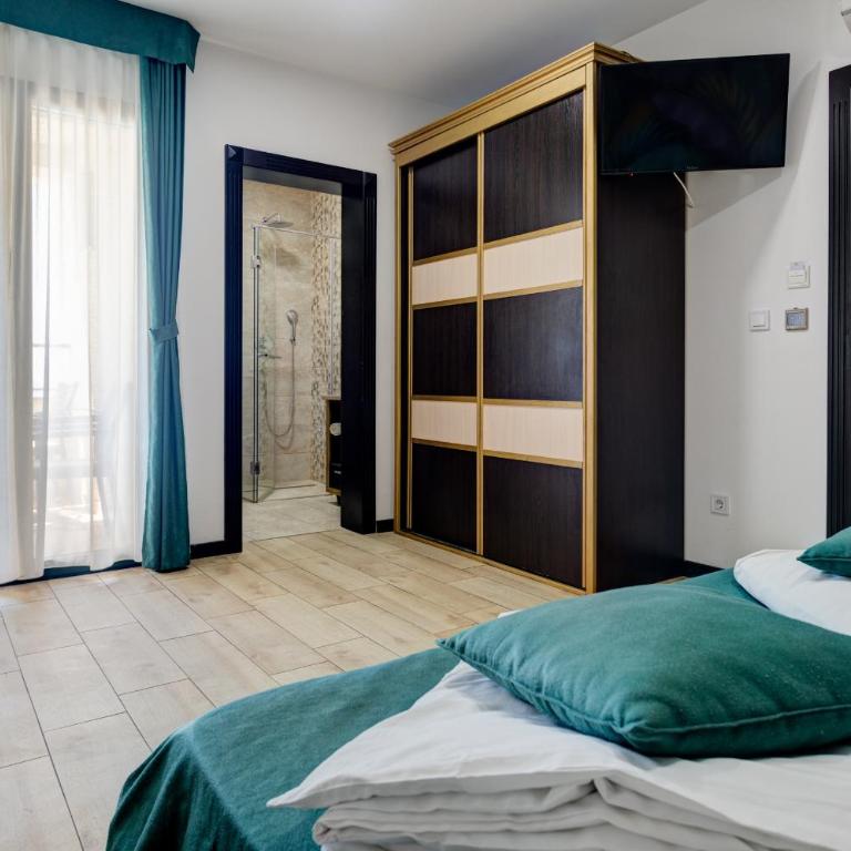 Porta Volta Residence - Dvokrevetna Soba sa Bračnim Krevetom sa Balkonom i Pogledom na More - 4