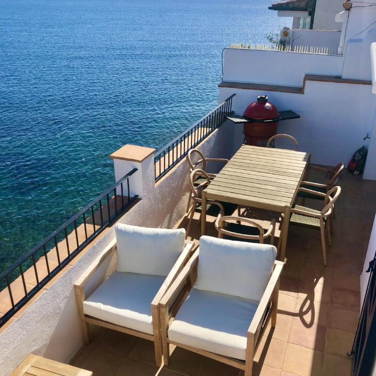 Beachfront Penthouse with Sea Views in CADAQUES - Apartamento de 2 dormitorios - 30