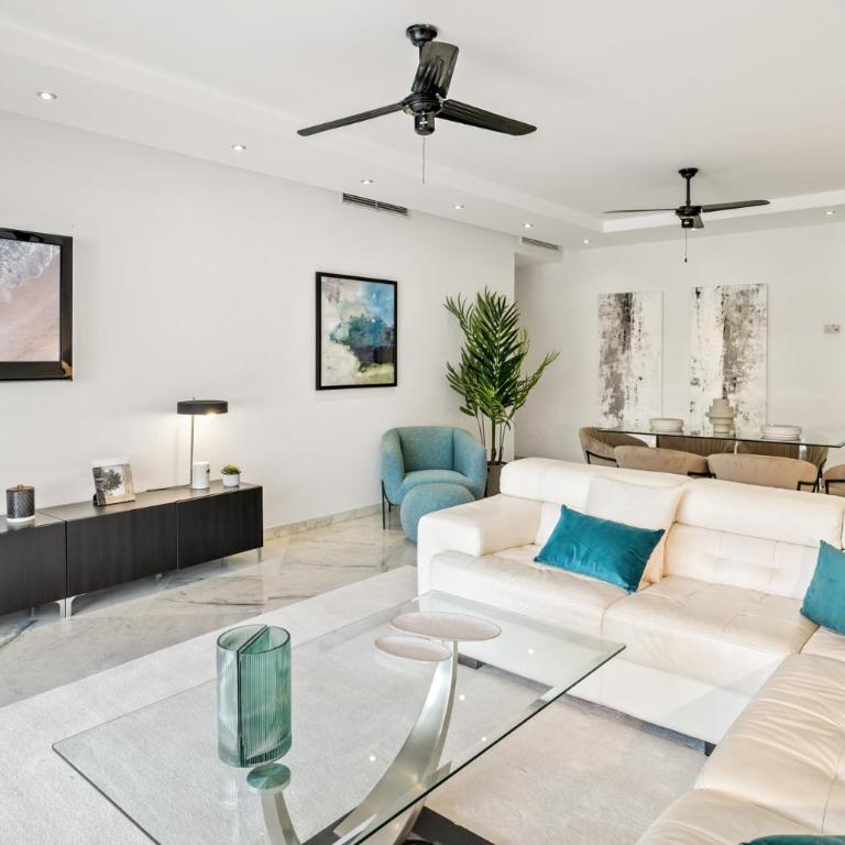 Pool view apartment in Casa Sevilla - Puerto Banús - Three-Bedroom Apartment - 11