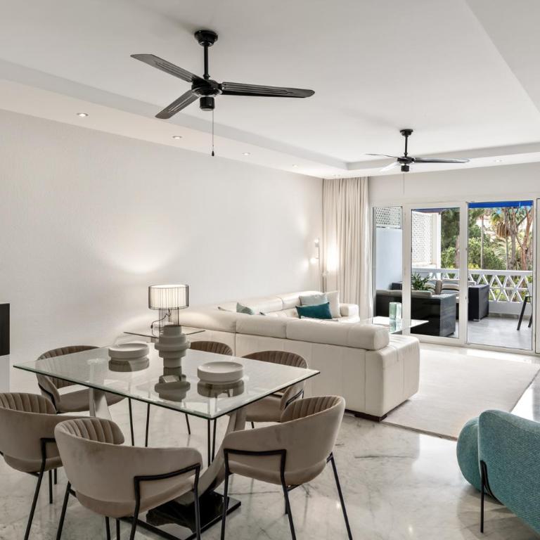 Pool view apartment in Casa Sevilla - Puerto Banús - Three-Bedroom Apartment - 13