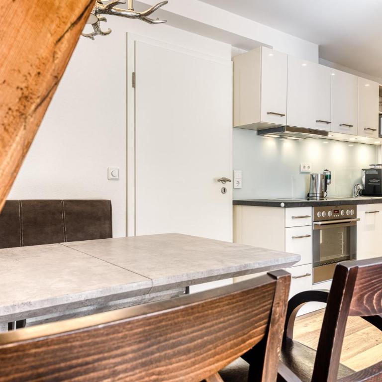 Ferienwohnung Zentral mit Panorama-Sonnenterrasse by A-Appartments - Apartamento con terraza - 3