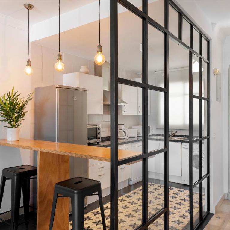 Bright 2 Bedroom apartment with parking space and swimming pools in Aloha Gardens - Two-Bedroom Apartment - 6