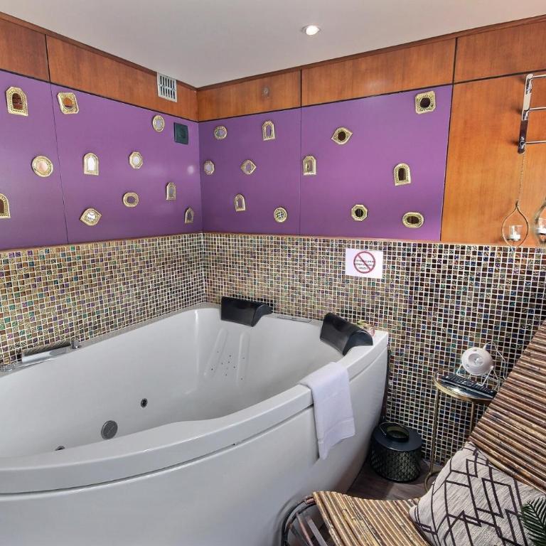 VIP Paris Yacht Hôtel & Spa - Suite avec Jacuzzi - 1
