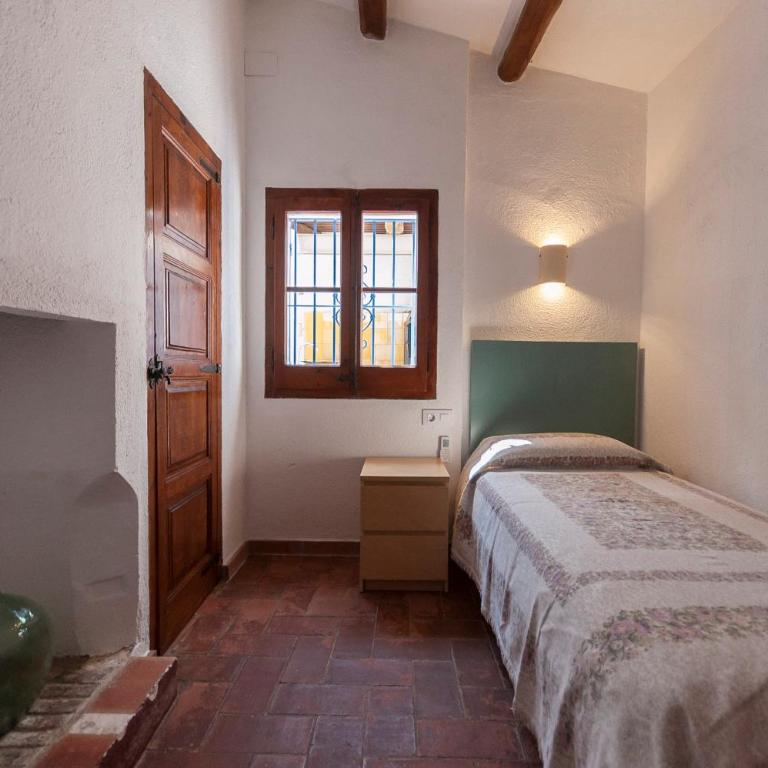 LETS HOLIDAYS Big House with Bbq and Dining Room Outside - Casa de 5 dormitorios - 50