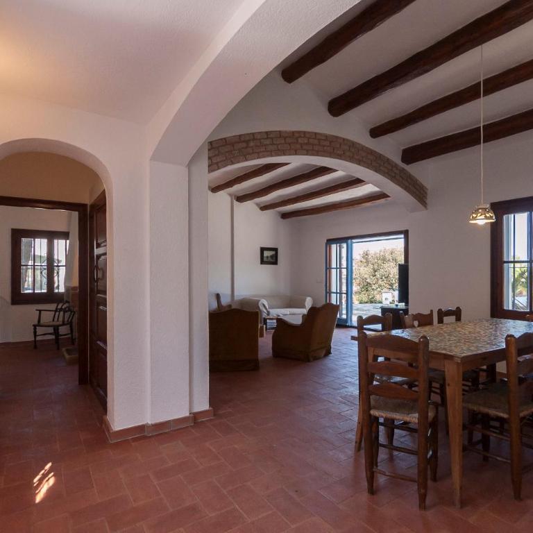 LETS HOLIDAYS Big House with Bbq and Dining Room Outside - Casa de 5 dormitorios - 28
