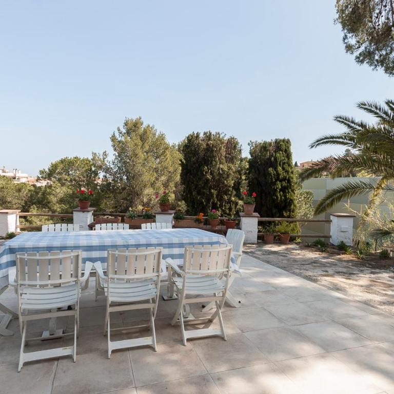 LETS HOLIDAYS Big House with Bbq and Dining Room Outside - Casa de 5 dormitorios - 6