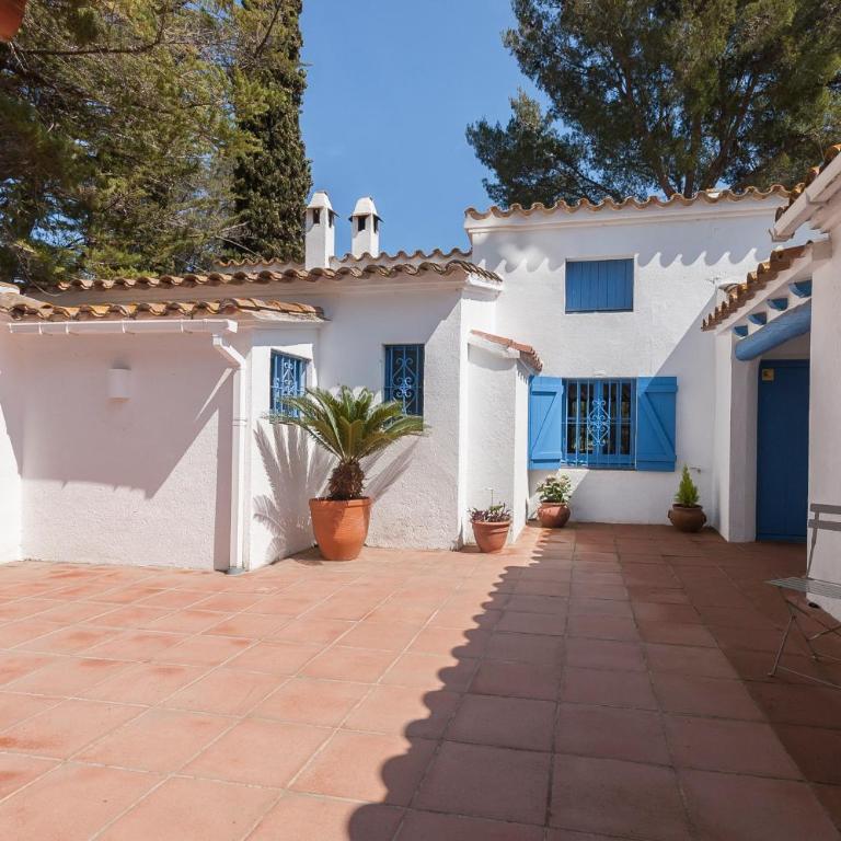 LETS HOLIDAYS Big House with Bbq and Dining Room Outside - Casa de 5 dormitorios - 17