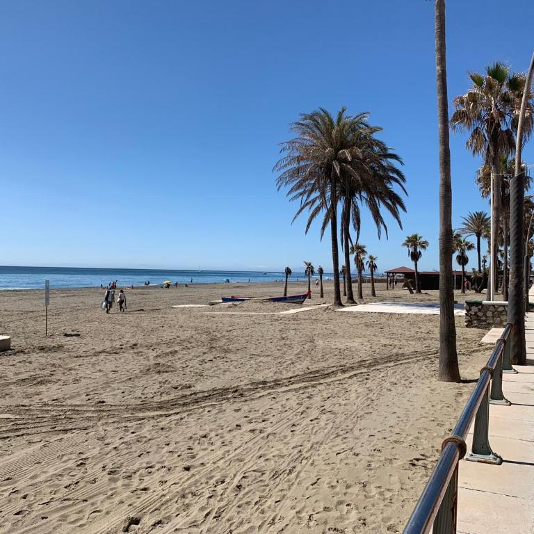 CASA CASU NEW STUNNING 3 BED RAISED GROUND FLOOR APARTMENT & HUGE BALCONY WITH SEA POOL & MOUNTAIN VIEW INDOOR & OUTDOOR SWIMMING POOLS & GYM WALKING DISTANCE TO BEACH PORT Estepona TRAVELLER AWARD 2023 - Three-Bedroom Apartment - 82
