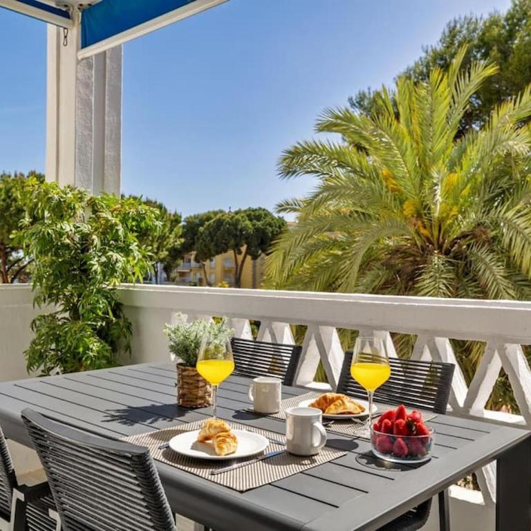 Stylish Sea view apartment in Playas del Duque - Two-Bedroom Apartment - 4