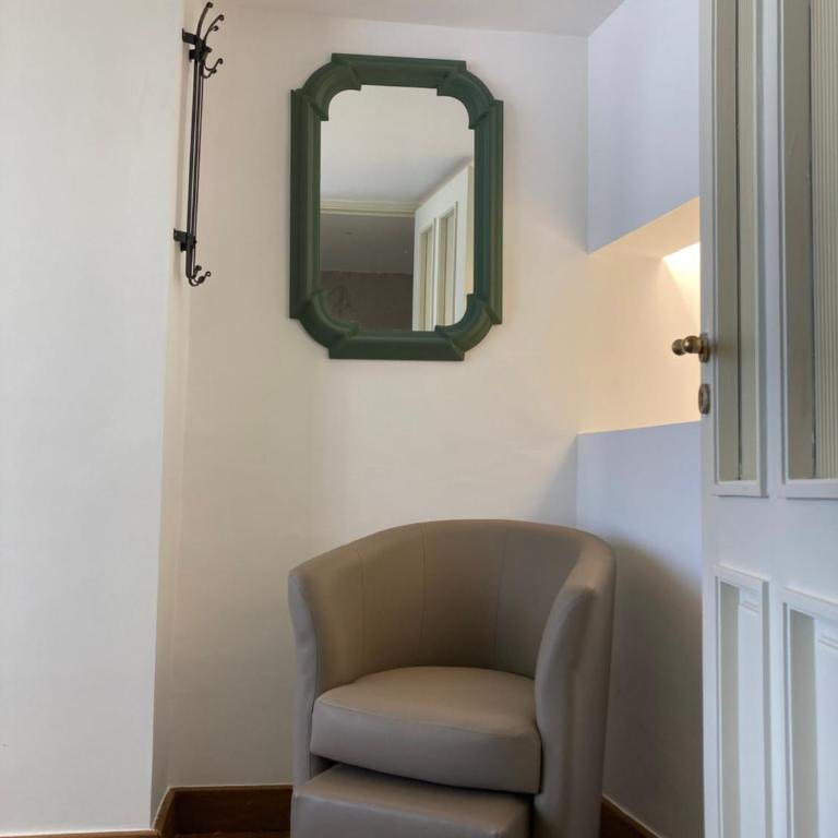 Le Petit Palais Naples - Maison de Charme - Camera Matrimoniale Deluxe con Vista Castello - 5