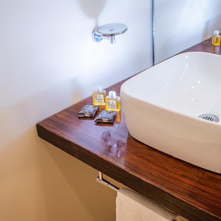 Moonshine Tulum Hotel & Hostel - Deluxe King Room - 3