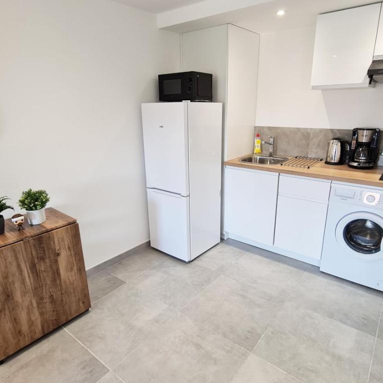 Gregbnb - T2 41m2 - 6 - Est - - One-Bedroom Apartment - 4
