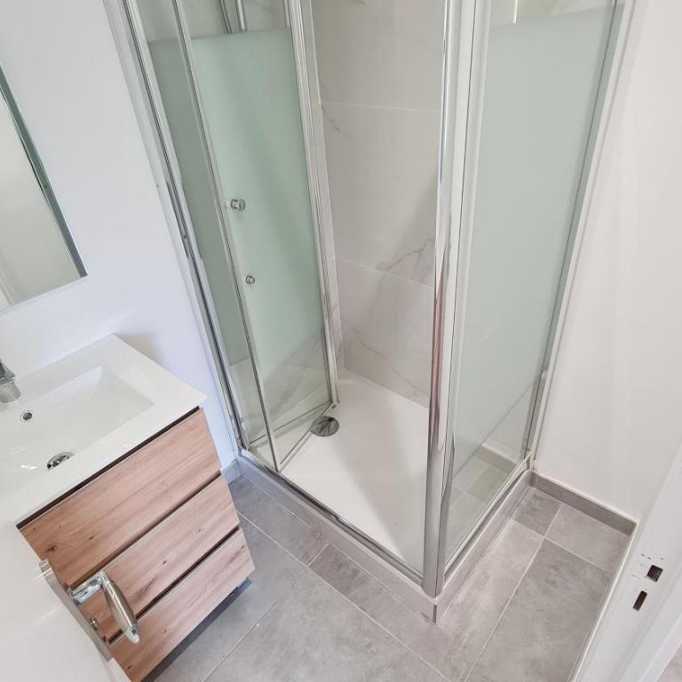 Gregbnb - T2 41m2 - 6 - Est - - One-Bedroom Apartment - 12