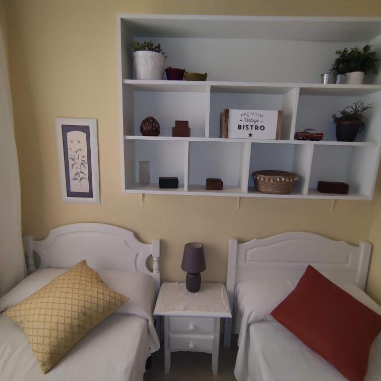 Amplio piso junto a Playa Victoria - Apartamento de 3 dormitorios - 2