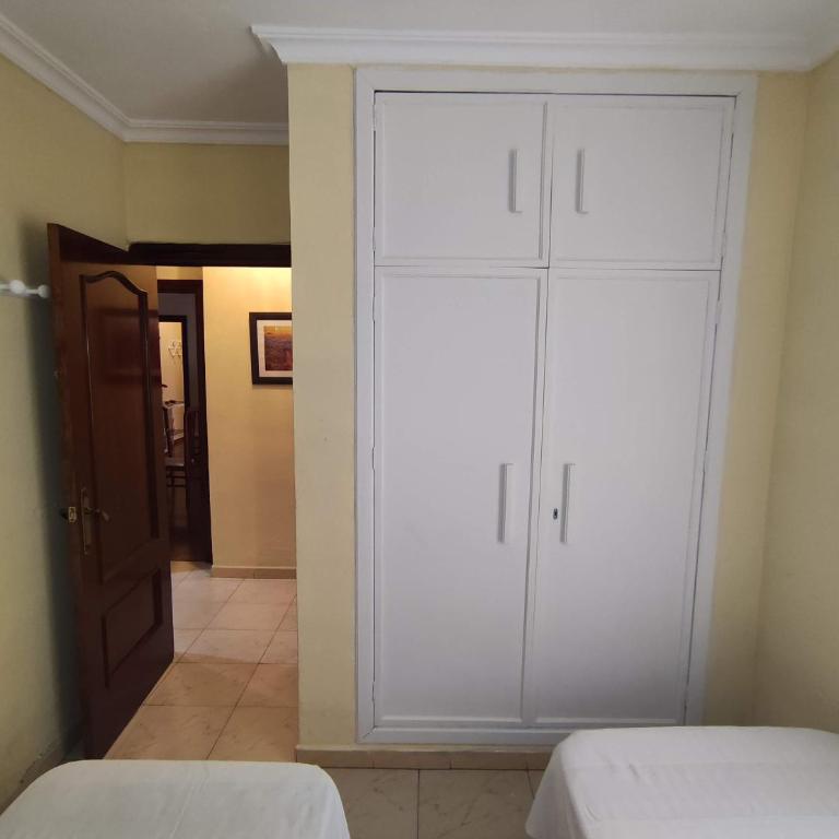 Amplio piso junto a Playa Victoria - Apartamento de 3 dormitorios - 11