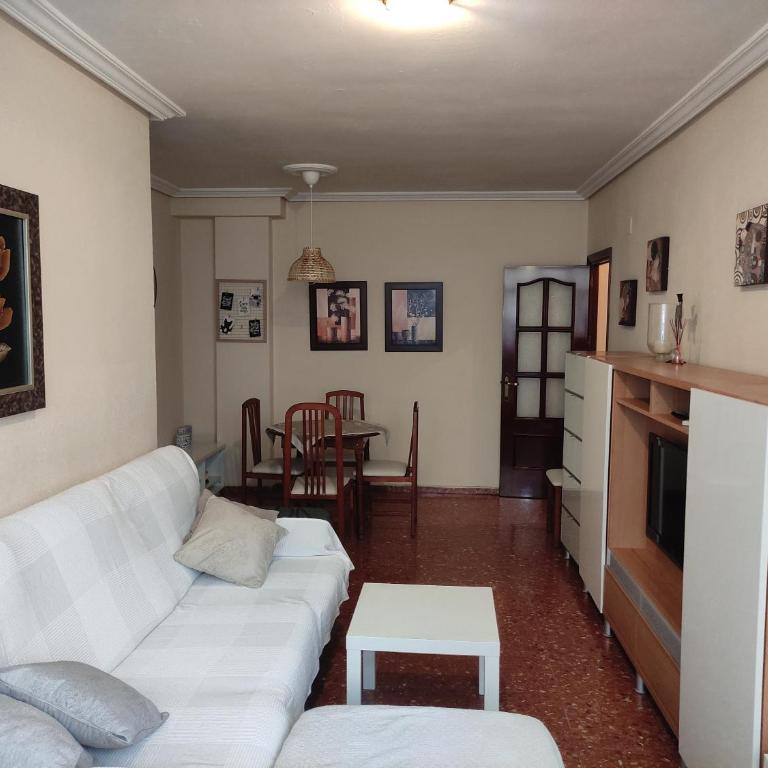 Amplio piso junto a Playa Victoria - Apartamento de 3 dormitorios - 4