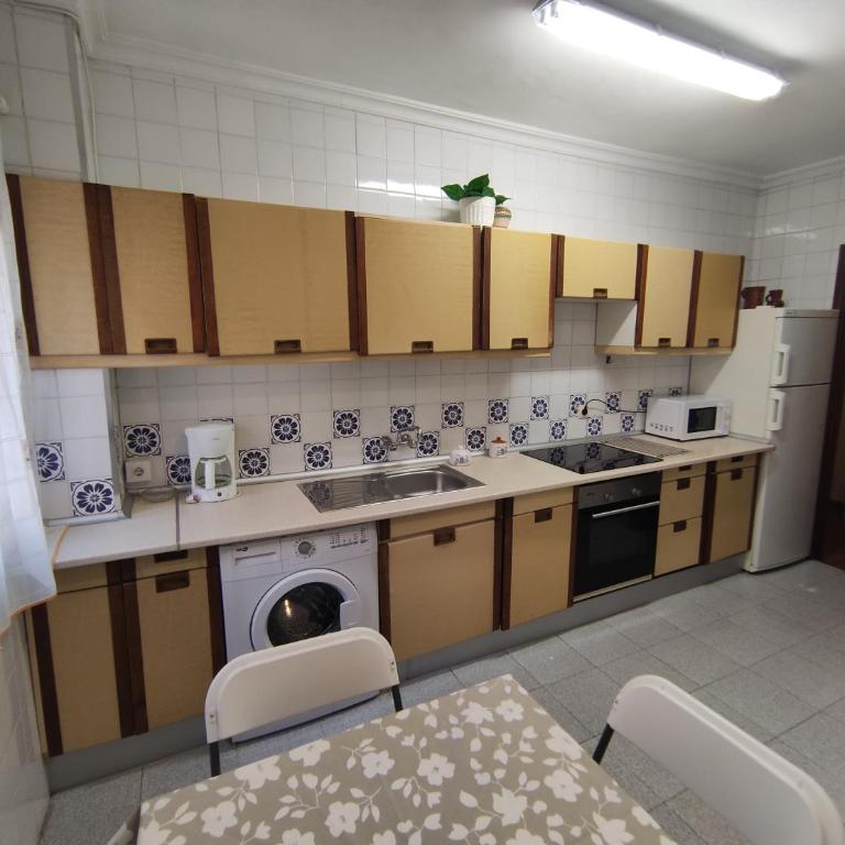 Amplio piso junto a Playa Victoria - Apartamento de 3 dormitorios - 6