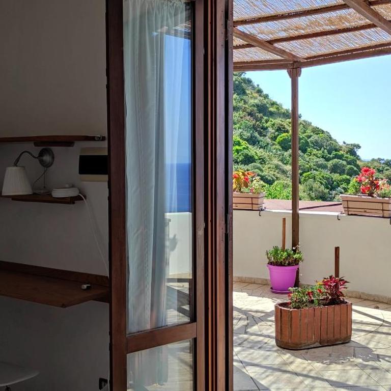 Il Cigno Affittacamere Bed & Breakfast - Camera Matrimoniale con Balcone e Vista Mare - 7