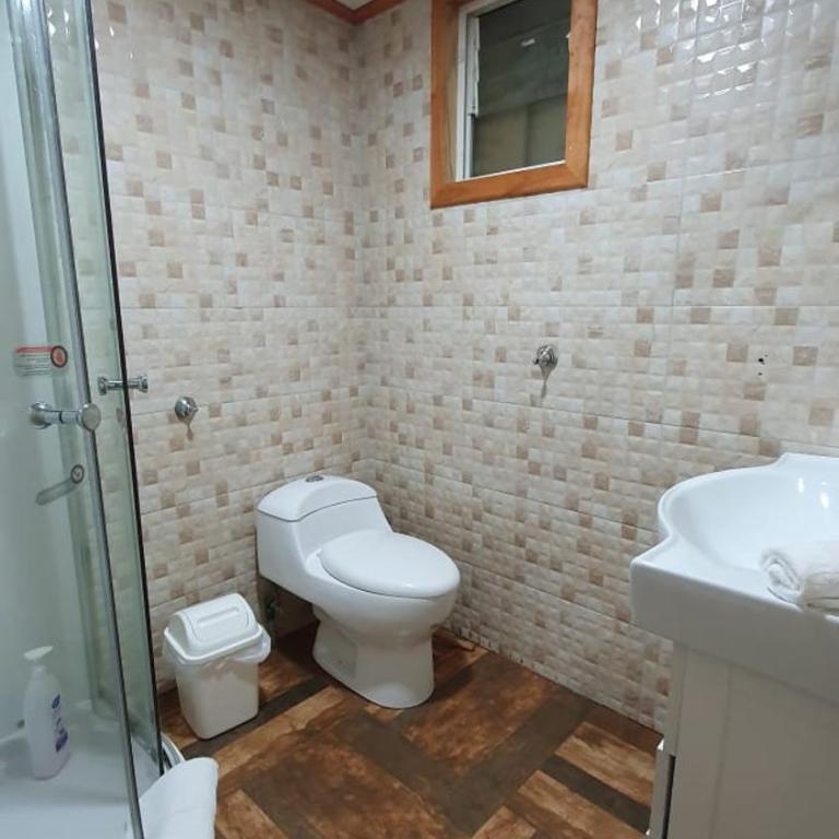 Hostal Las Heras - Habitación Cuádruple con baño privado - 5