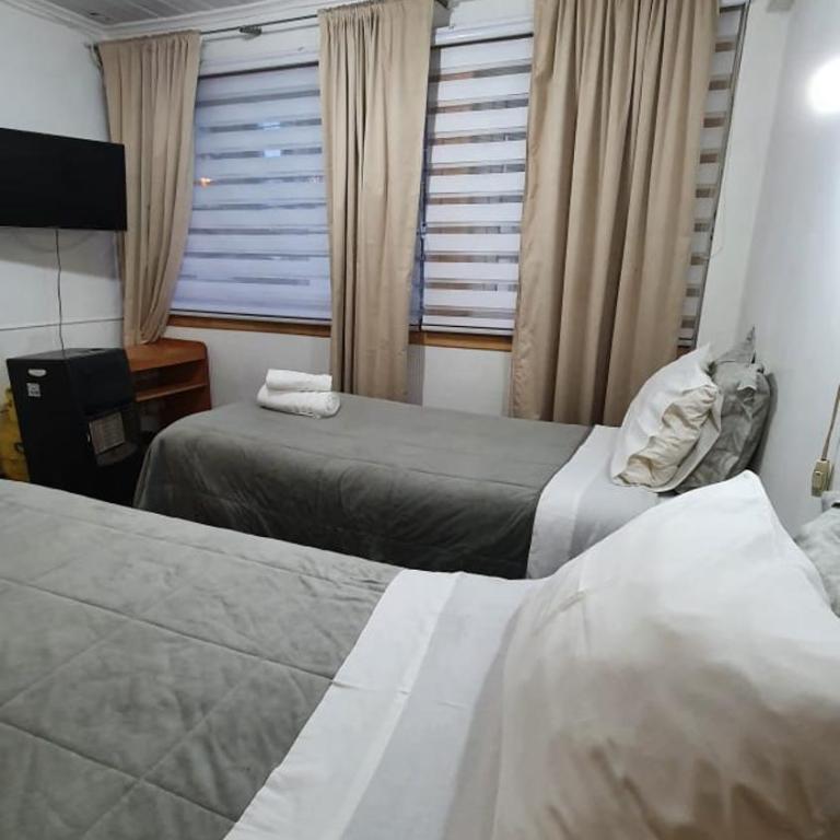 Hostal Las Heras - Habitación Doble con baño compartido - 2 camas - 2