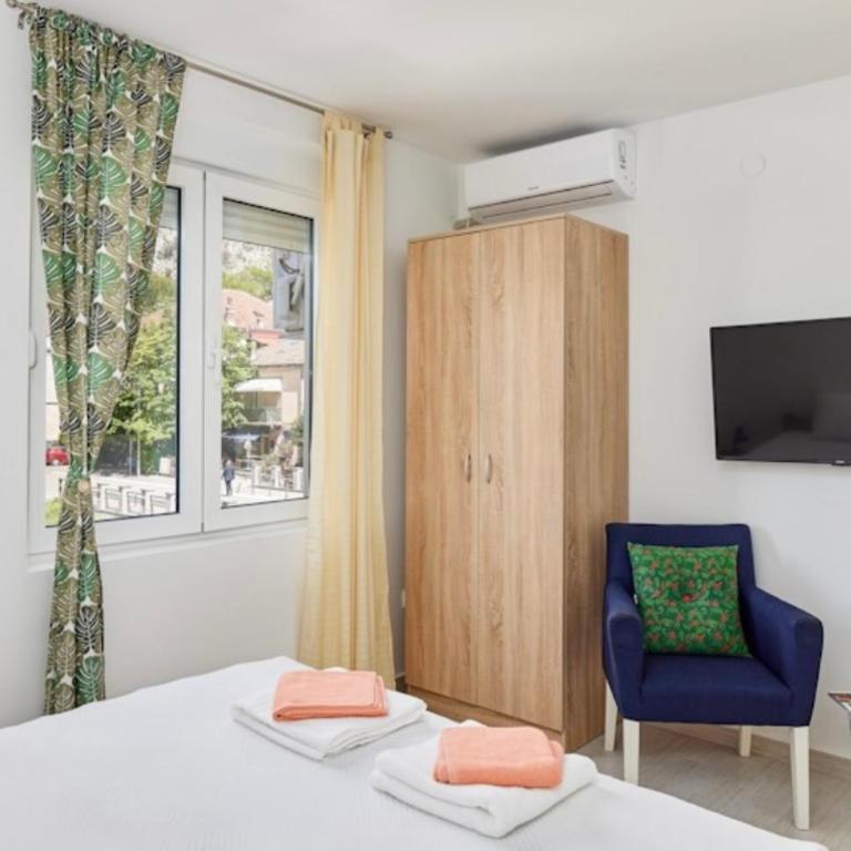Apartment Pavle - Three-Bedroom Apartment - 7
