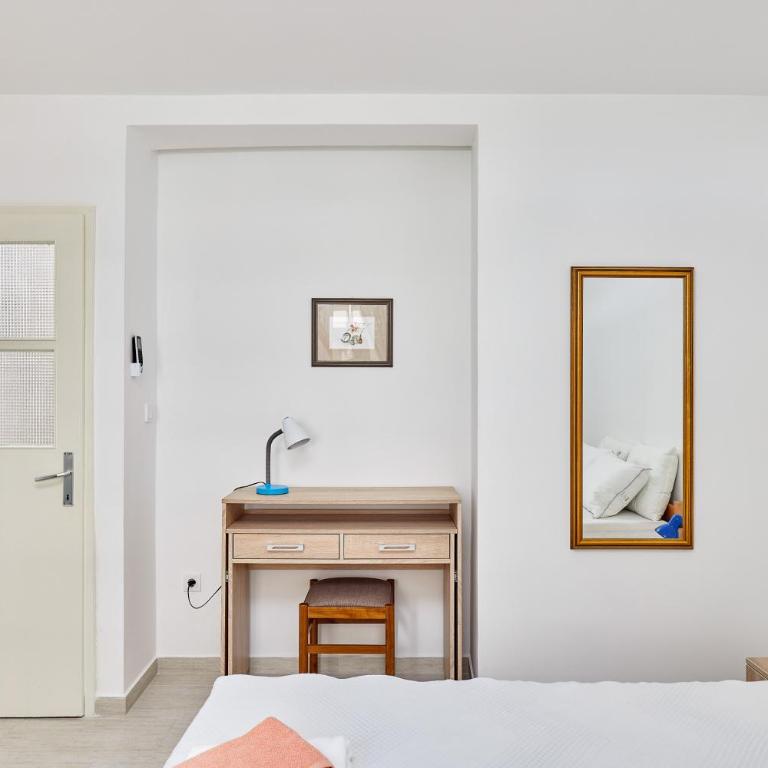 Apartment Pavle - Three-Bedroom Apartment - 11