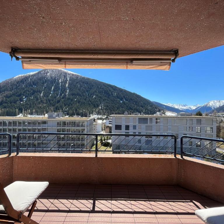 WEF 2027 Ferienwohnung, 3 Minuten Fussweg zum Kongresshaus, geeignet für 2 Personen - Apartment mit Balkon - 50
