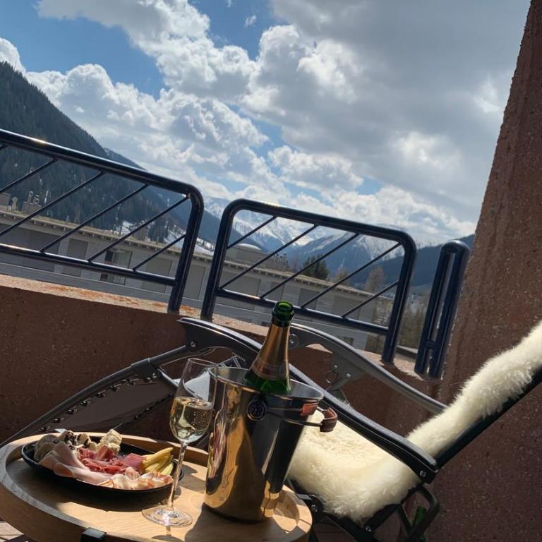 WEF 2027 Ferienwohnung, 3 Minuten Fussweg zum Kongresshaus, geeignet für 2 Personen - Apartment mit Balkon - 51