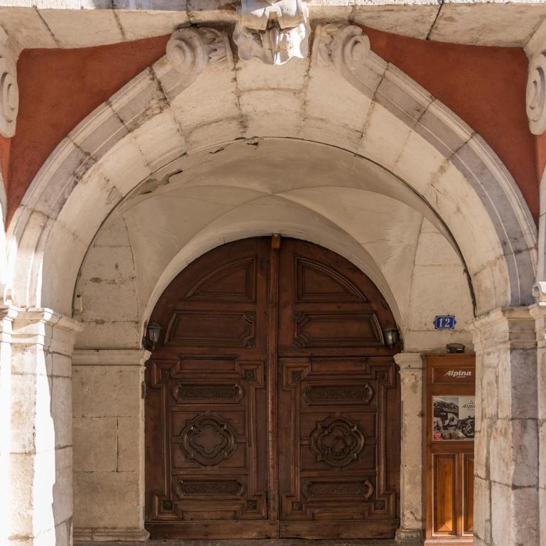 Annecy Centre Historique - 165 m - 3 chambres & 3 salles de bains - Appartement 3 Chambres - 37