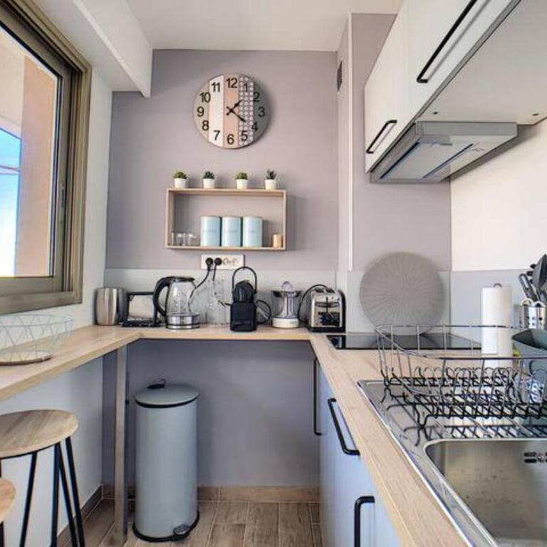 Juan Les Pins Centre - Studio Neuf Avec Terrasse - 3 Mins Des Plages - Jazz Apartment - Studio - 3