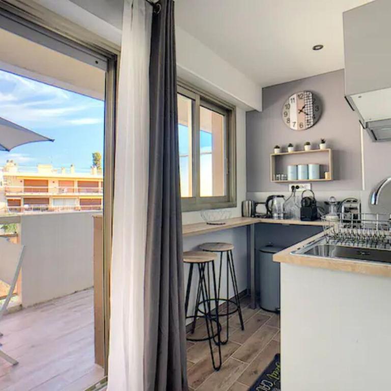 Juan Les Pins Centre - Studio Neuf Avec Terrasse - 3 Mins Des Plages - Jazz Apartment - Studio - 7
