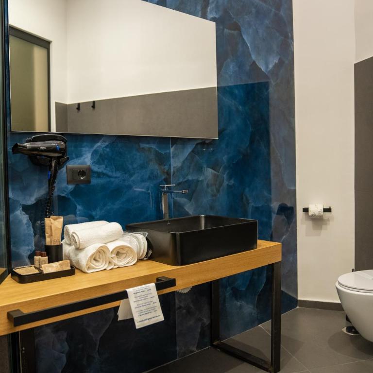 Hart Boutique Rooms - Junior Suite - 9