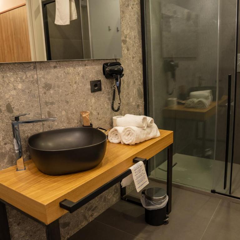 Hart Boutique Rooms - Junior Suite - 7