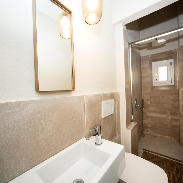 La Casa di Rouse - Two-Bedroom Apartment - 26