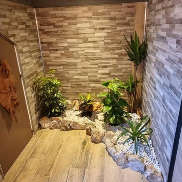 Suite vue mer, grande piscine et spa extérieur privatifs,climatisation et parking - Appartement 1 Chambre - 17