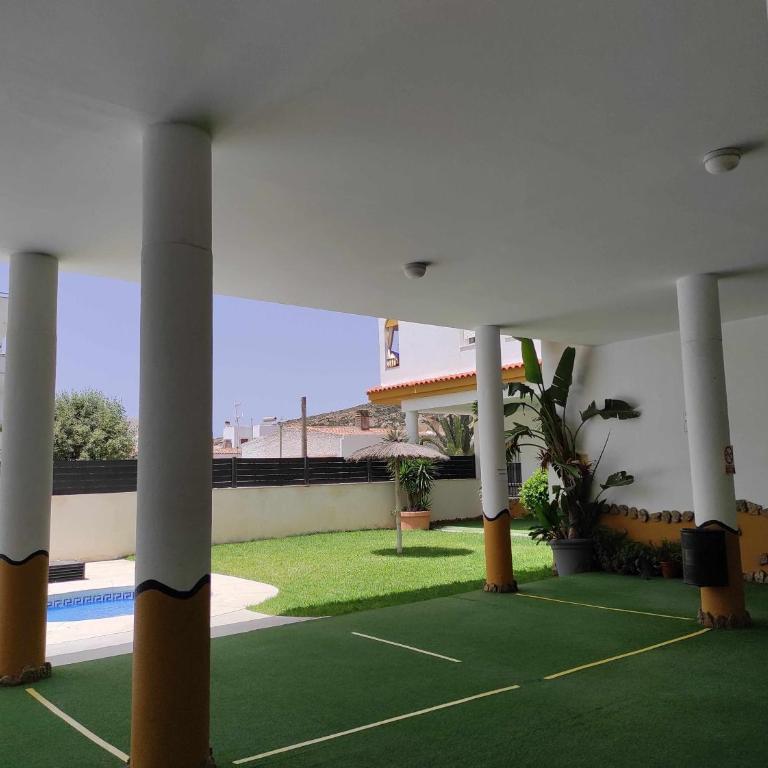 Apartamento céntrico con garaje cercano a la playa - Two-Bedroom Apartment - 22