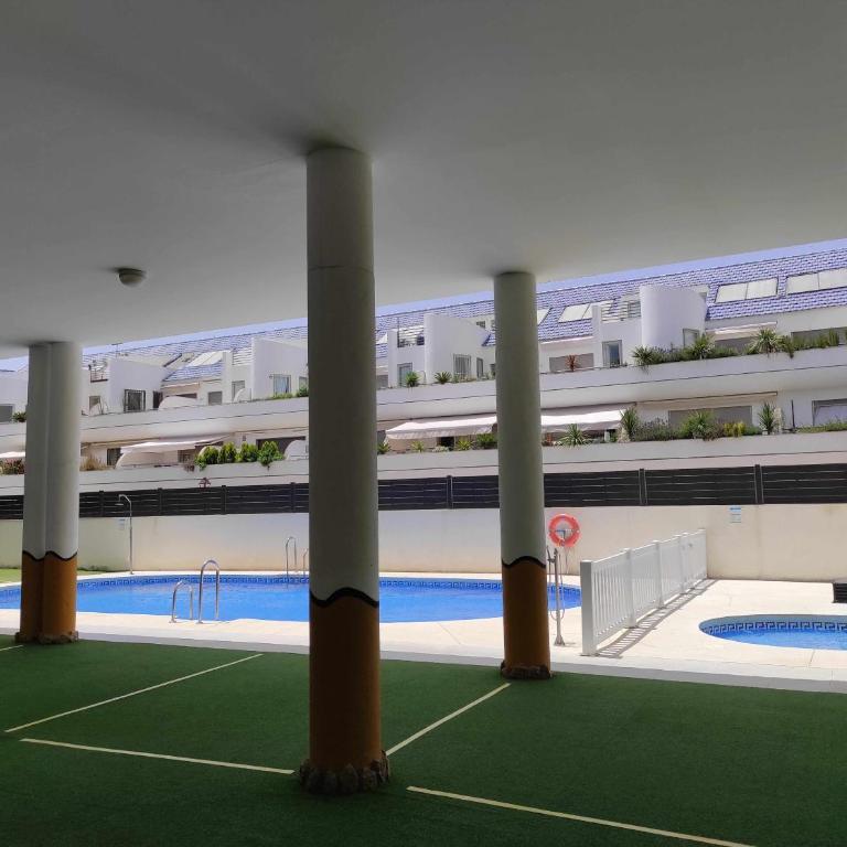 Apartamento céntrico con garaje cercano a la playa - Two-Bedroom Apartment - 23