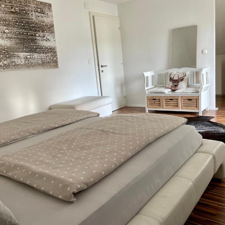Ferienwohnung H&H Happy Holiday - Apartment mit Balkon - 2