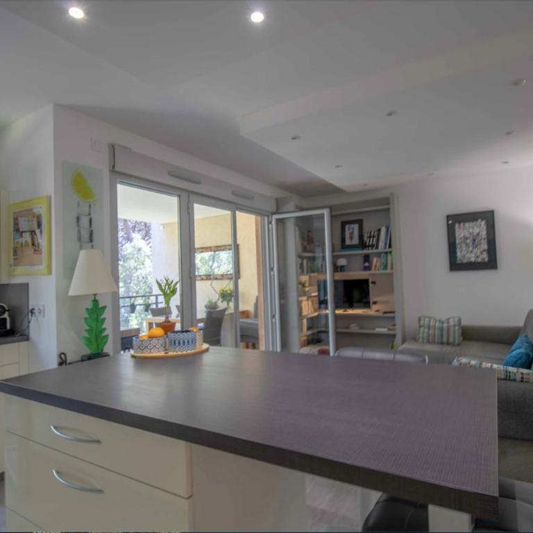 Beautiful 78m With 2 Balconies In Saint Raphaël - Appartamento - 4