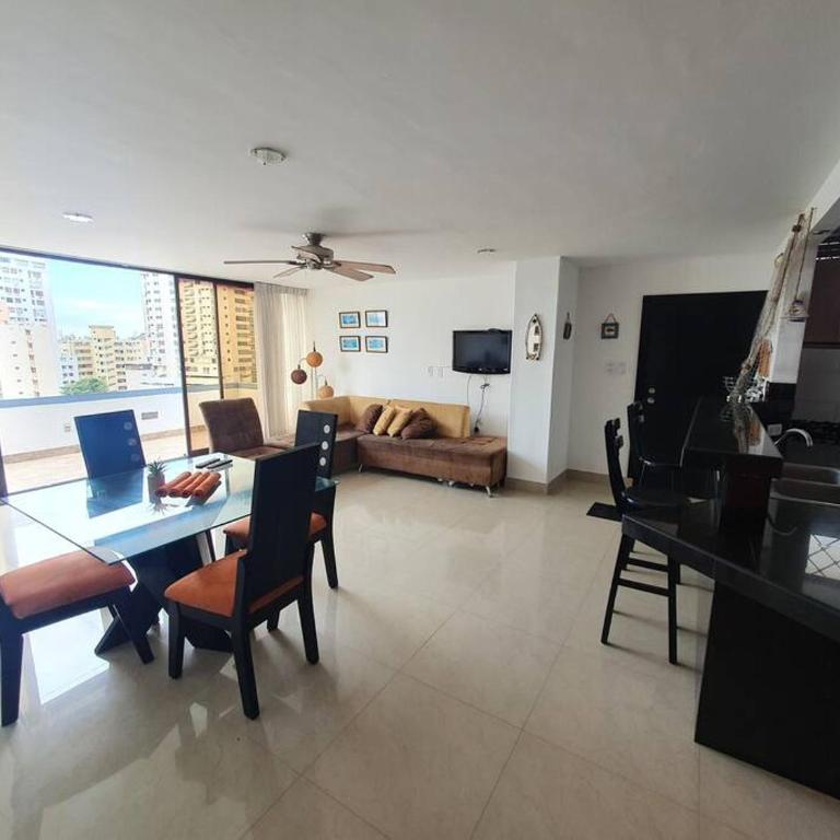 Acogedor apartamento con excelente vista al mar. - Three-Bedroom Apartment - 17