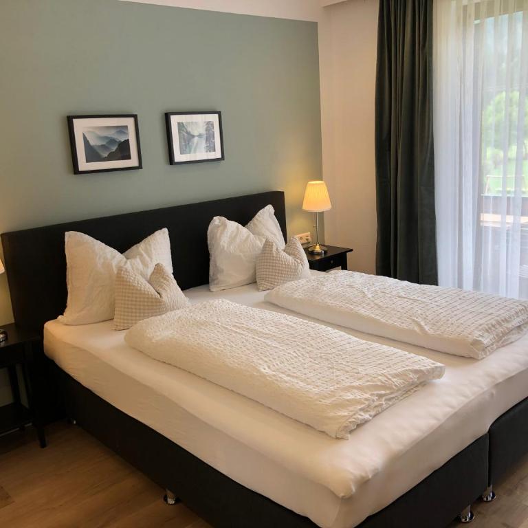 Hotel Berghof - Luxus Vierbettzimmer - 7